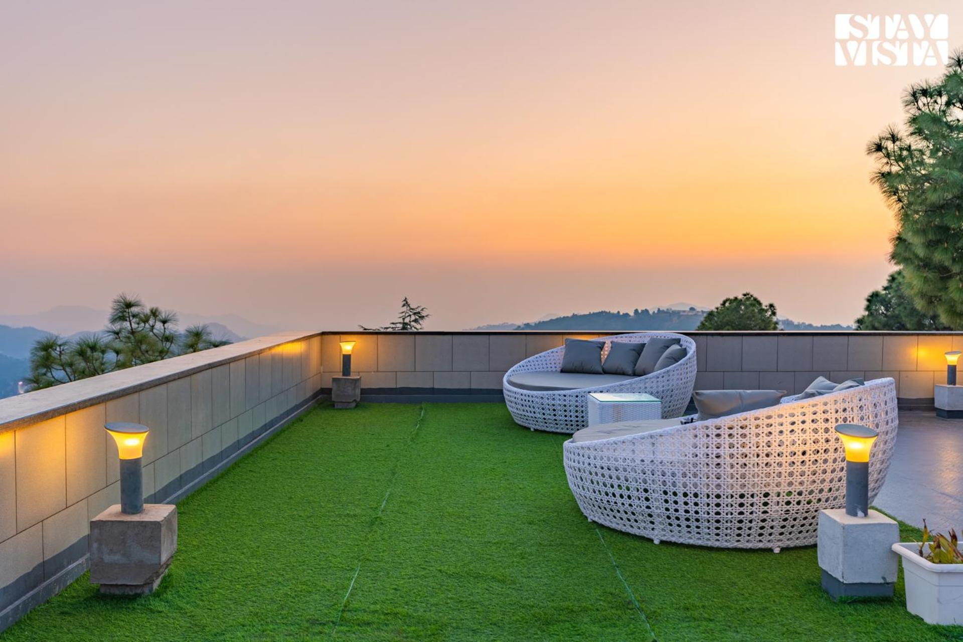 Stayvista At Serene With Outdoor Bonfire Barog Εξωτερικό φωτογραφία